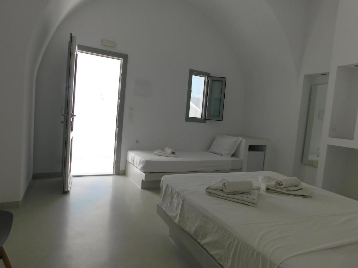 Fira Getaway - Economy Basement Rooms Eksteriør billede