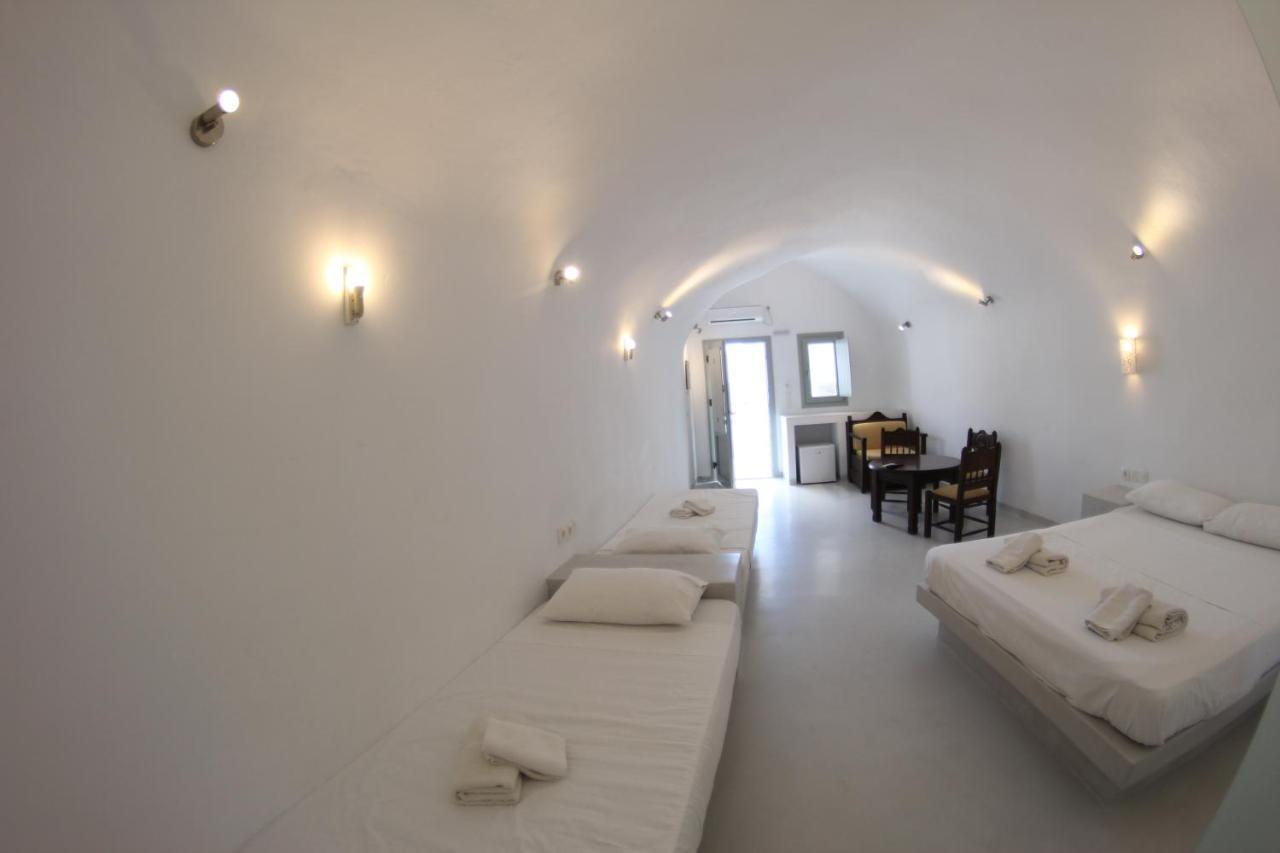Fira Getaway - Economy Basement Rooms Eksteriør billede