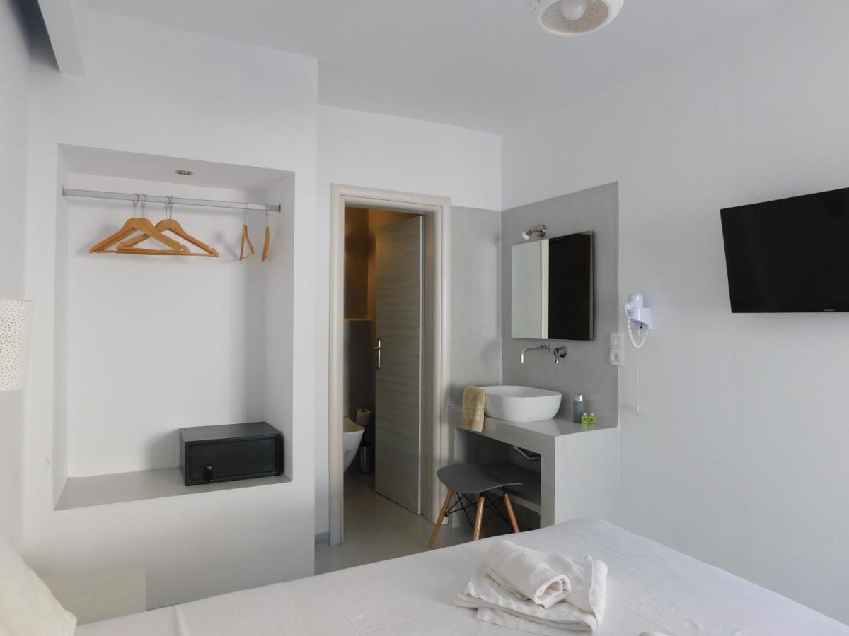 Fira Getaway - Economy Basement Rooms Eksteriør billede
